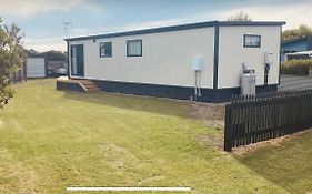 Cute Little Foxton Beach Bach